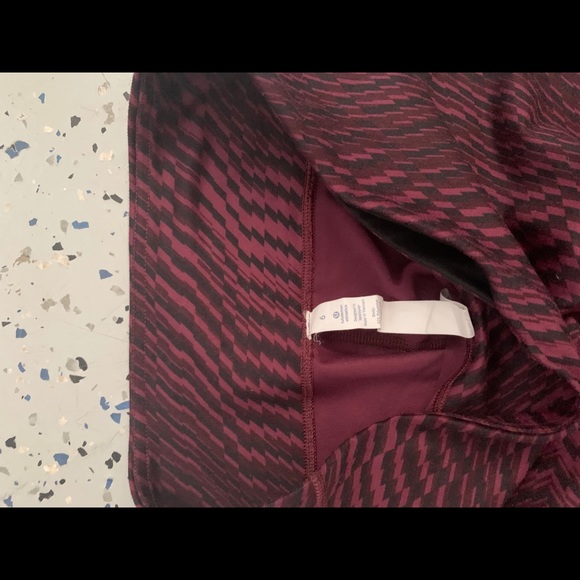 Lululemon fun pattern crops - Picture 3 of 3